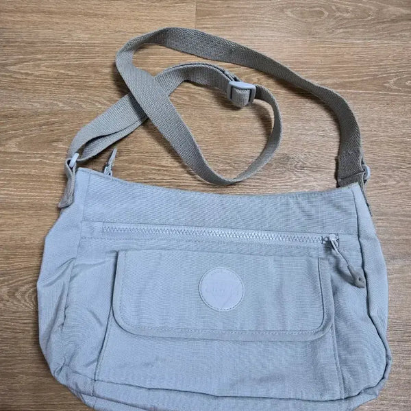 [BUNJANG] Eider Women's Crossbody Bag Light Grey / 아이더 여성 크로스백 라이트그레이