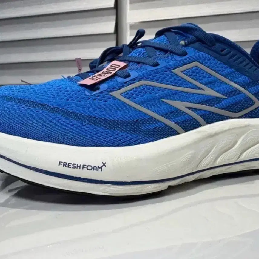 [BUNJANG] New Balance Fresh Foam X Vongo V6 Unisex Size 250 / 뉴발란스 프레스폼X 봉고 V6남녀공용 250 사이즈(박스포함)