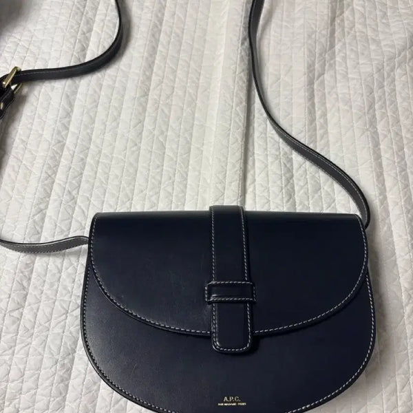 [BUNJANG] A.P.C. Betty Bag Navy Leather Crossbody Bag / A.P.C. 아페쎄 베티백 네이비