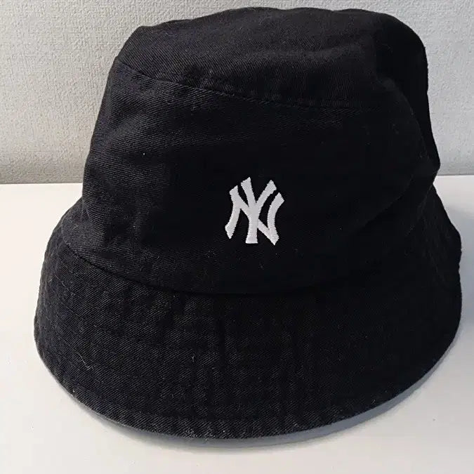 [BUNJANG] New York Yankees Logo Bucket Hat Black / 뉴욕 양키스 로고 벙거지 모자 블랙 버킷햇