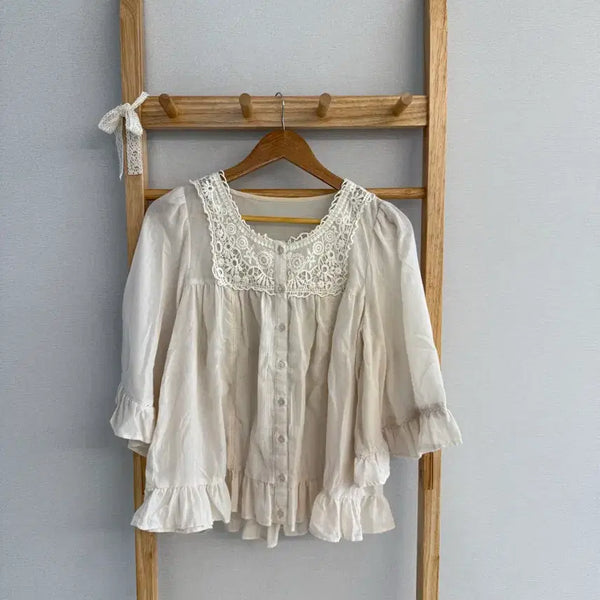 [BUNJANG] Frill Lace Blouse Ivory / 프릴 레이스 블라우스 아이보리