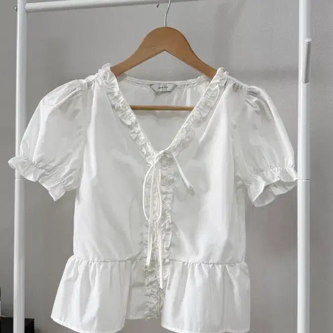 [BUNJANG] 66Girls Frill Ribbon Blouse / 육육걸즈 프릴 리본 블라우스