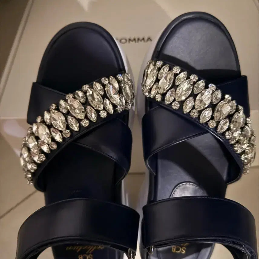 [BUNJANG] Suecomma Bonnie Crystal Embellished Sandals / 슈콤마보니 큐빅 샌들