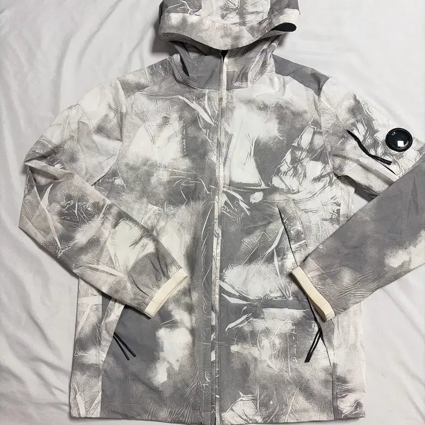 [BUNJANG] CP Company Lens Protect Print Jacket (Kids/Women) / CP컴퍼니 씨피컴퍼니 렌즈 프로텍 프린트 재킷 (키즈/여성)
