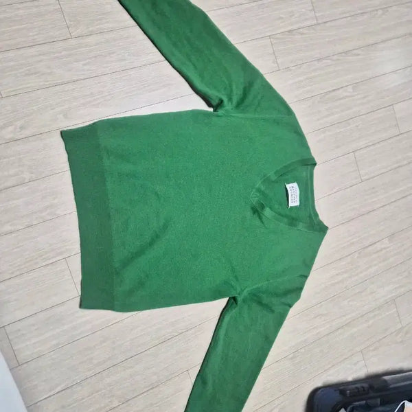 [BUNJANG] Maison Margiela Asymmetric Neck Knit (100% Wool) / 마르지엘라 비대칭 넥니트 (울100)