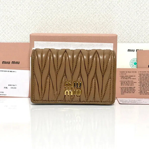 [BUNJANG] Miu Miu Matelassé Cardholder Light Clay / 미우미우 마테라쎄 카드지갑