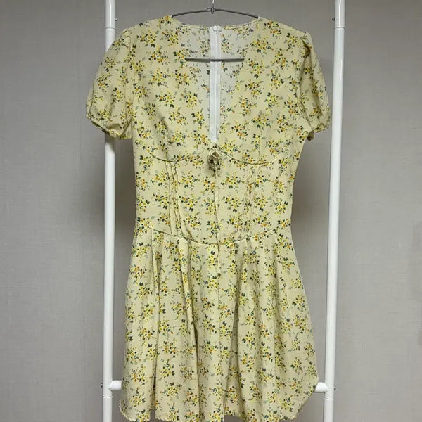 [BUNJANG] Yellow Floral Mini Dress / 노란색 플로럴 꽃무늬 원피스