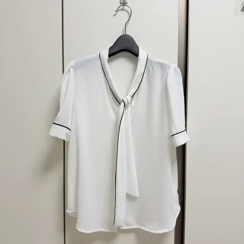 [BUNJANG] Summer Formal Blouse with Tie / [사놓고보관만한 새제품] 정가 38,400원 여름 타이 정장 블라우스 화