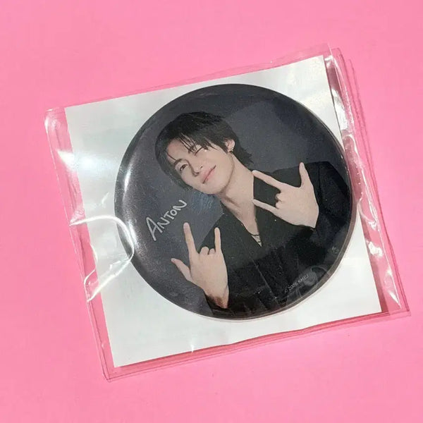 [BUNJANG] RIIZE Anton Tokyo Dome Concert Random Gacha Lucky Draw Pin Button / 라이즈 앤톤 일본 도쿄돔 콘서트 MD 랜덤토이 가챠 럭드 핀버튼 핀뱃지