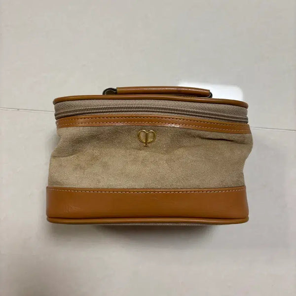 [BUNJANG] Clé de Peau Beauté Suede Pouch / 끌레드뽀 보떼 파우치 스웨이드 파우치