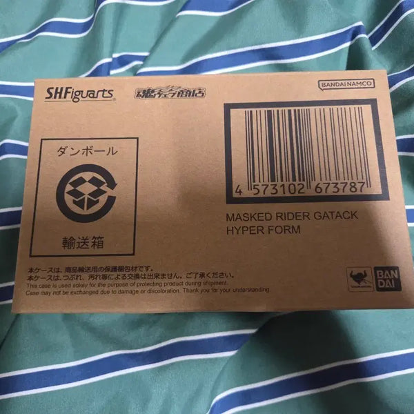 [BUNJANG] Bandai Tamashii Nations Kamen Rider Kabuto Hyper Form (10th Anniversary Version) Action Figure / 진골조제법 가면라이더 가탁크 하이퍼폼(10주년버전)