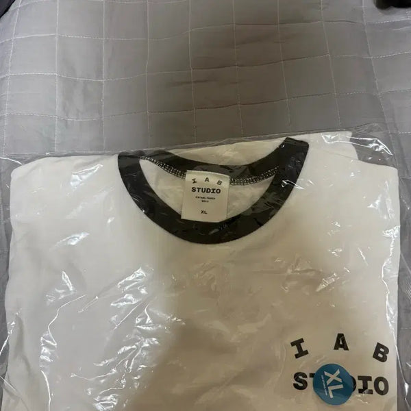 [BUNJANG] IAB Studio Established T-Shirt White/Black XL / 아이앱 스튜디오 이스테블리시드 티셔츠 화이트 블랙(XL)