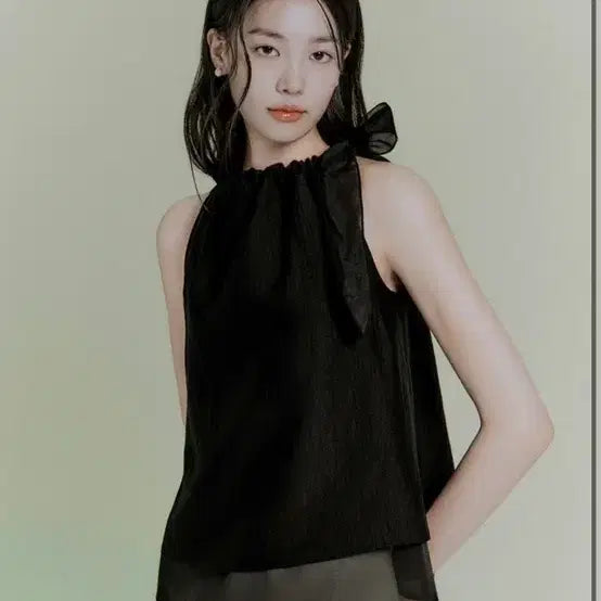 [BUNJANG]  Karina Ivana Helsinki Halterneck Top (S) / 새상품) 카리나 이바나헬싱키 홀터넥