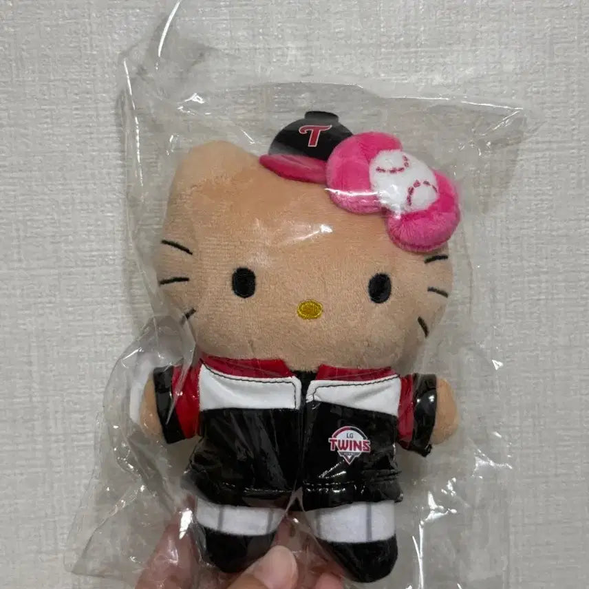 [BUNJANG] Hello Kitty LG Twins Uniform Doll / 헬로키티 LG트윈스 유니폼 인형