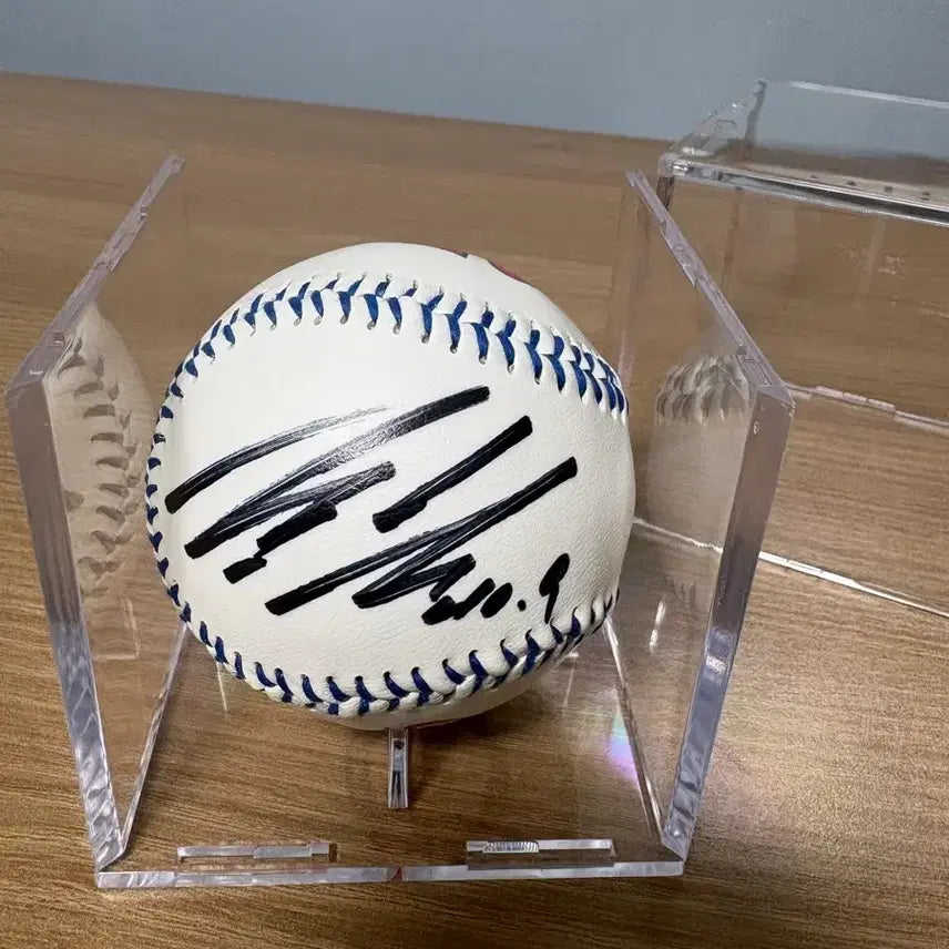 [BUNJANG] Lotte Giants Jeong Hun Signed Baseball / 롯데자이언츠 정훈 친필 싸인볼