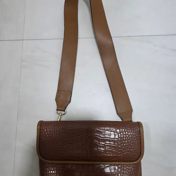 [BUNJANG] Genuine Leather Crossbody Bag / 소가죽 크로스백
