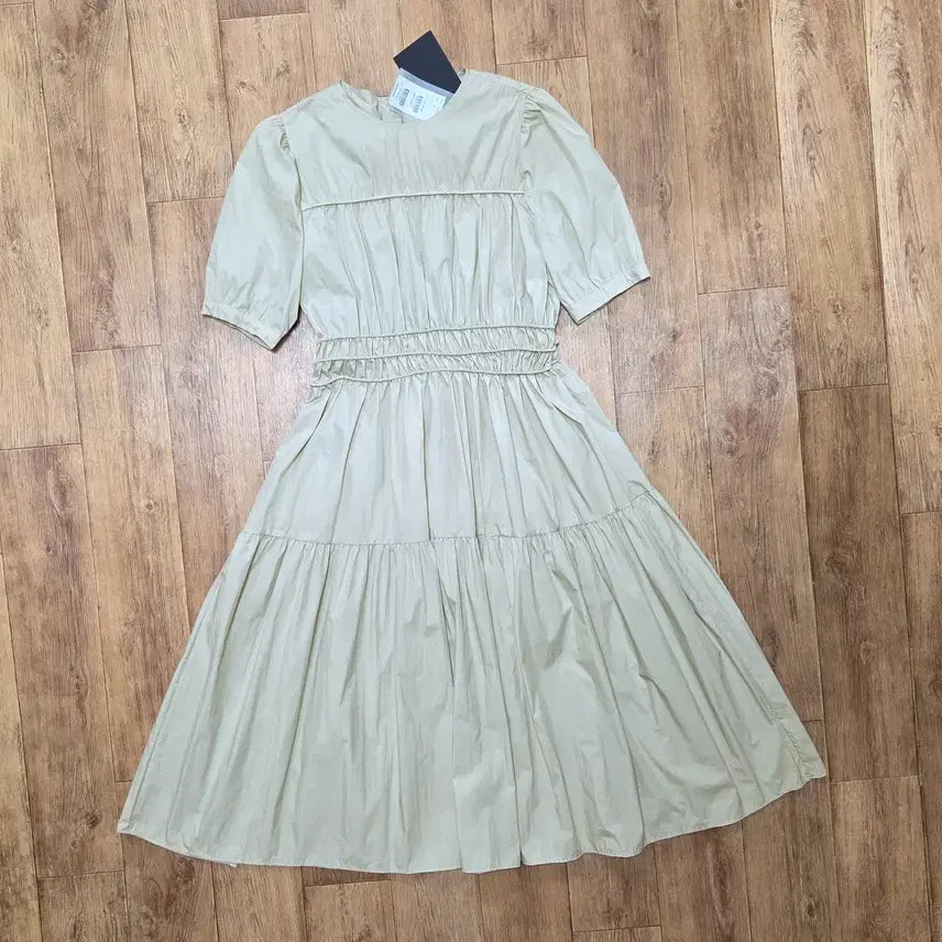 [BUNJANG] The Ebonyeyes Shirring Dress Free Size New / 에보니아이즈(THE EBONYEYES) 셔링원피스 프리사이즈 새상품