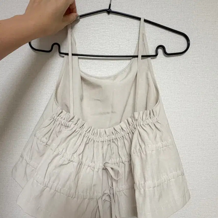 [BUNJANG] ETHOS Back Banding Sleeveless Blouse / 에토스 백 밴딩 슬리브리스 ETHOS