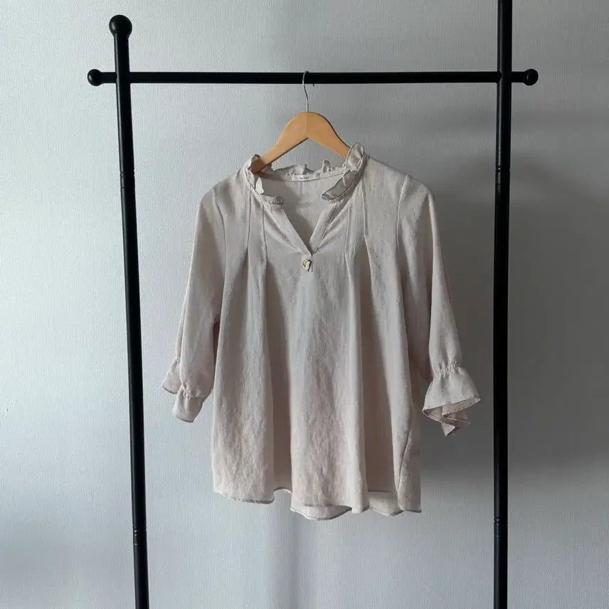 [BUNJANG] The Izzat Women's Blouse / 더아이잗 The Izzat 여성 블라우스