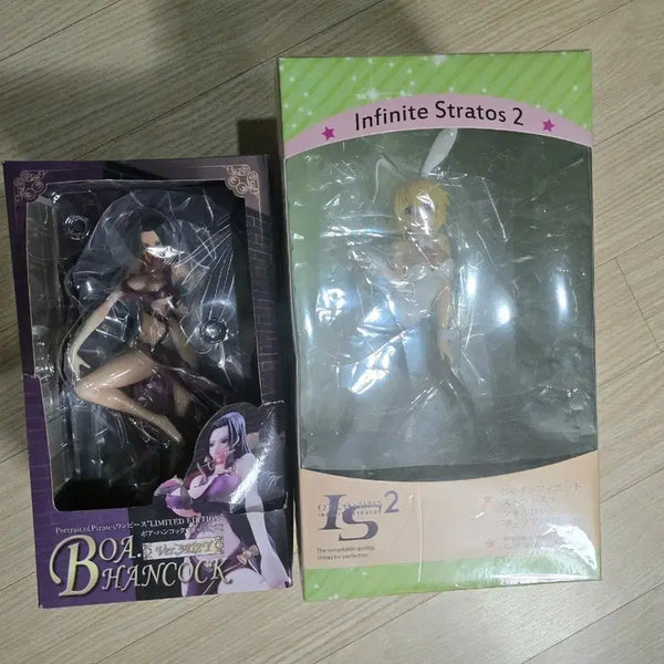 [BUNJANG] Boa Hancock & Infinite Stratos 2 Figure (Sealed) / 보아 핸콕 피규어 / 인피니트 스트라토스 2 피규어(미개봉상품)