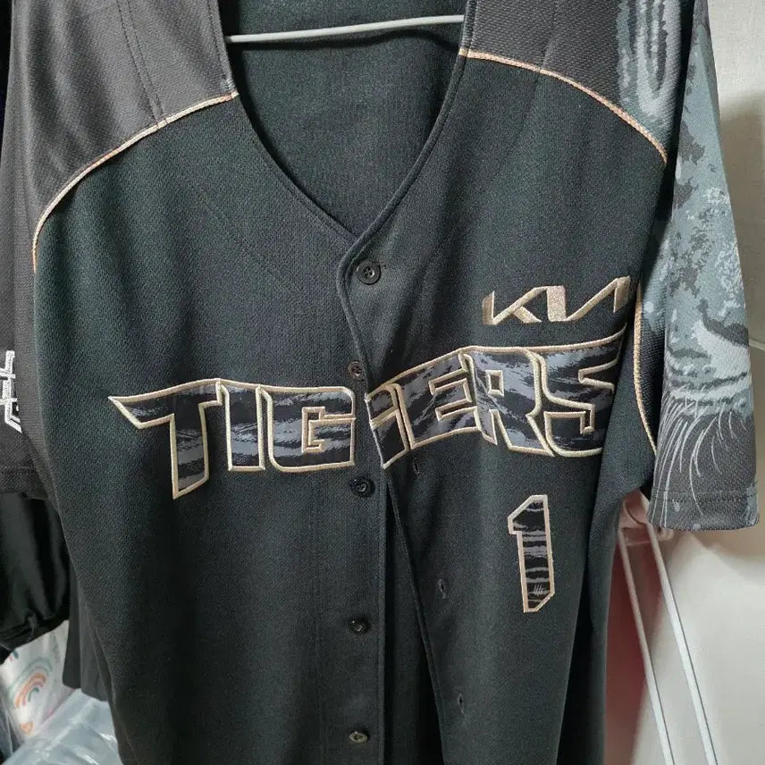 [BUNJANG] Kia Tigers Black Tigers Baseball Jersey Size 120 / 120) 기아타이거즈 블랙타이거즈 유니폼팝니다.