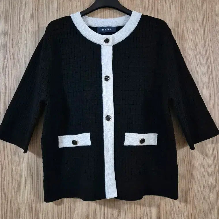 [BUNJANG] Mine (Hand-sum) Black Knit Cardigan Size 90 / 25년 한섬 마인 니트가디건 90