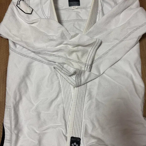 [BUNJANG] MAXSIM Judo Uniform Top and Bottom with White Belt / MAXSIM 유도복 상하의 흰색 띠 포함 2만원