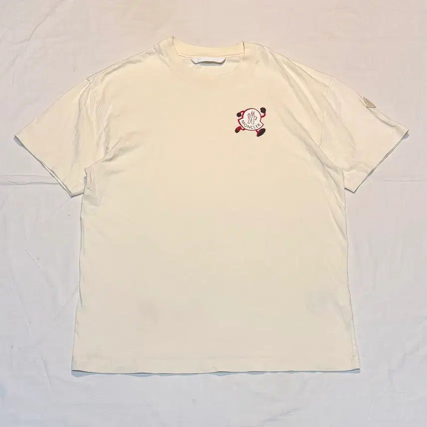 [BUNJANG] Moncler 23SS Logo Patch T-shirt Ivory / 몽클레어 23ss 로고 와펜 티셔츠 아이보리