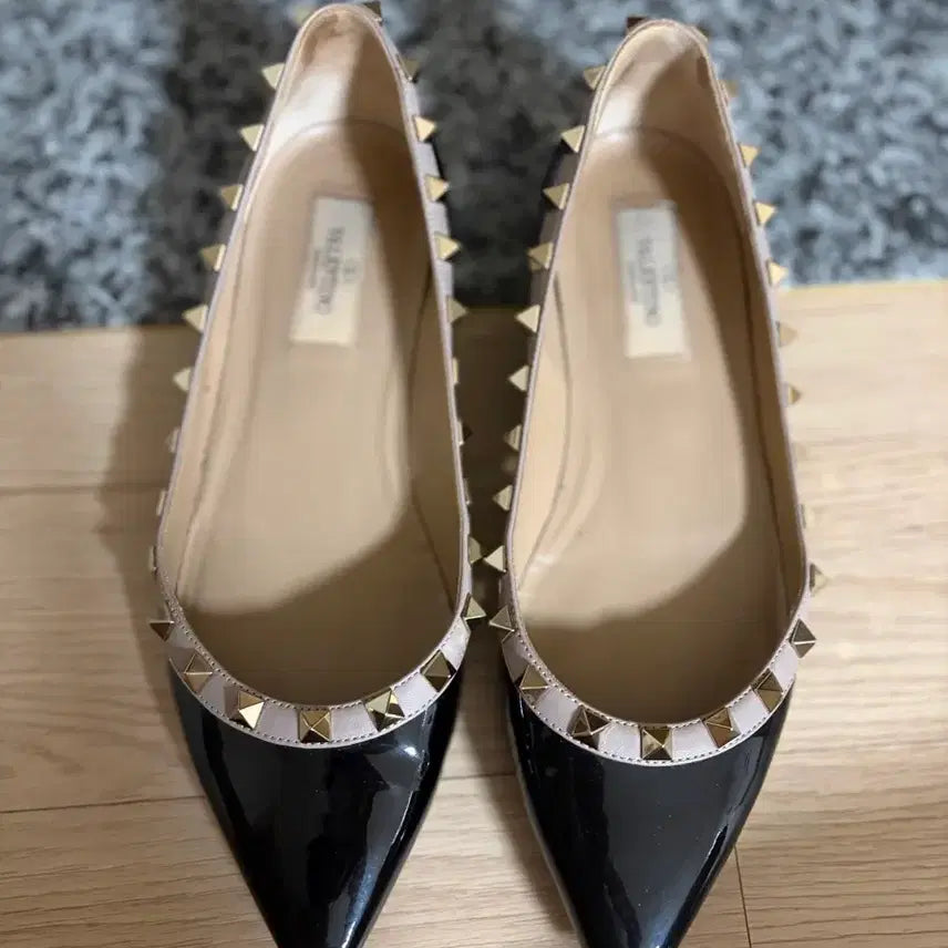 [BUNJANG] Valentino Rockstud Flat Shoes Black Leather / 발렌티노 락스터드 플랫슈즈 블랙