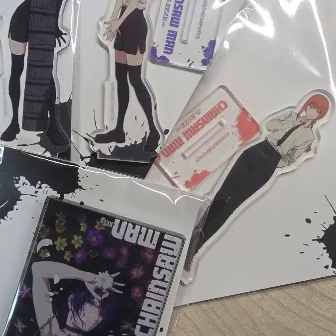 [BUNJANG] Chainsaw Man Acrylic Stand & Block Set - Reze, Makima / [일괄판매]체인소맨 아크릴 스탠드(홍대팝업) 레제, 마키마, 레제(밤) 그리고  레제 아크릴 블록 새 상품
