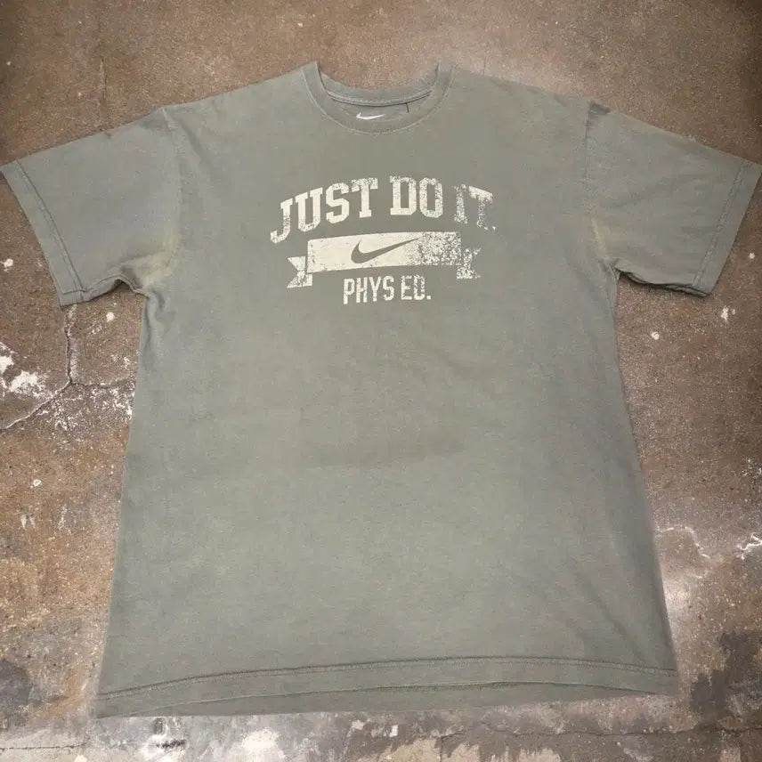 [BUNJANG] Nike Loose Fit Light Khaki T-Shirt / 미국 나이키 루즈핏 연카키 반팔 티셔츠