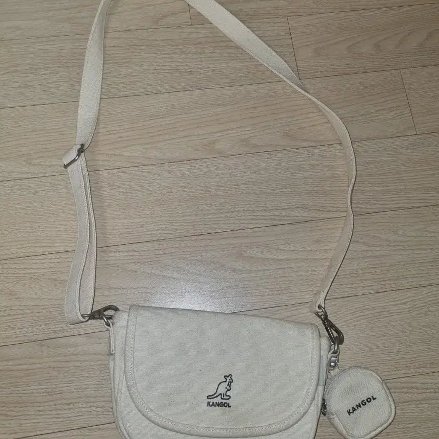 [BUNJANG] Kangol Canvas Crossbody Bag with Pouch White / 캉골 크로스백 화이트