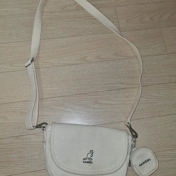 [BUNJANG] Kangol Canvas Crossbody Bag with Pouch White / 캉골 크로스백 화이트