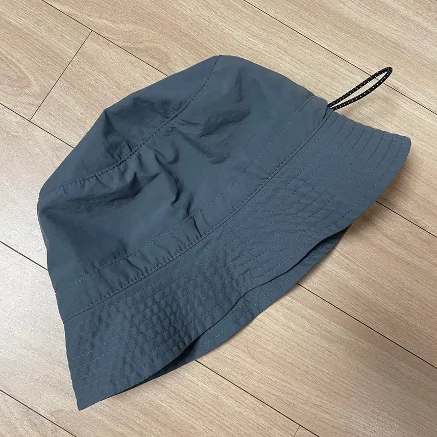 [BUNJANG] Bloboutfit Bucket Hat Charcoal / 블랍아웃피터 버킷햇