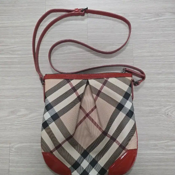 [BUNJANG] Burberry Check Shoulder Bag Red / 버버리 체크 숄더백 레드