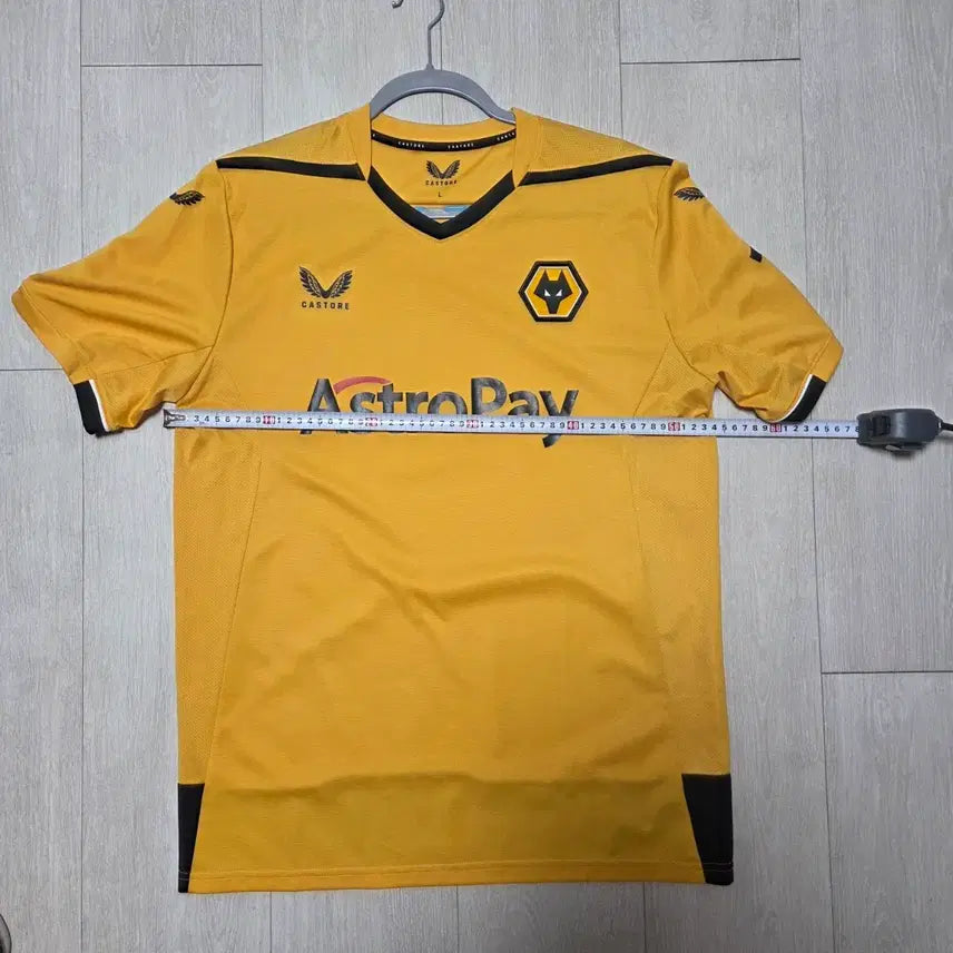 [BUNJANG] Wolverhampton Wanderers 2022-23 Home Jersey / 22-23 울버햄튼 홈 유니폼