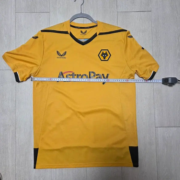 [BUNJANG] Wolverhampton Wanderers 2022-23 Home Jersey / 22-23 울버햄튼 홈 유니폼