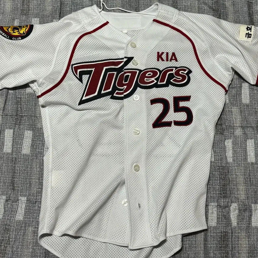 [BUNJANG] Kia Tigers Lee Bum-ho 85 Jersey / 기아타이거즈 제네포스 유니폼 이범호 마킹 85
