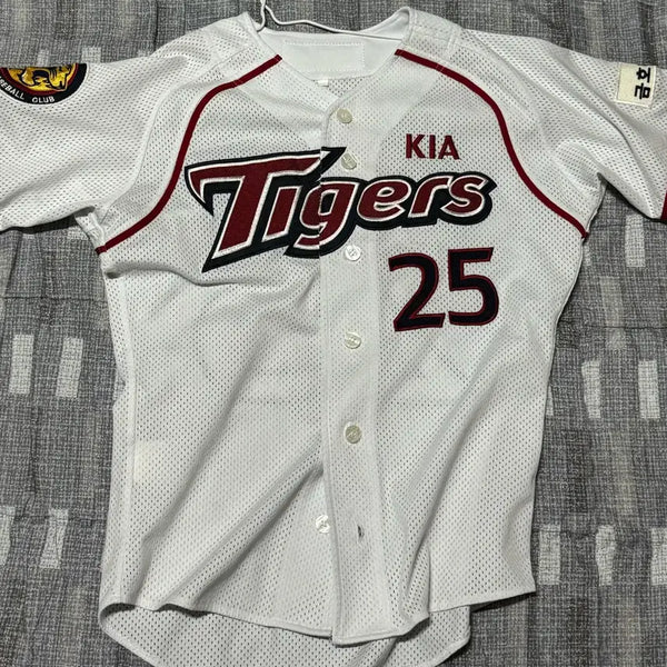 [BUNJANG] Kia Tigers Lee Bum-ho 85 Jersey / 기아타이거즈 제네포스 유니폼 이범호 마킹 85