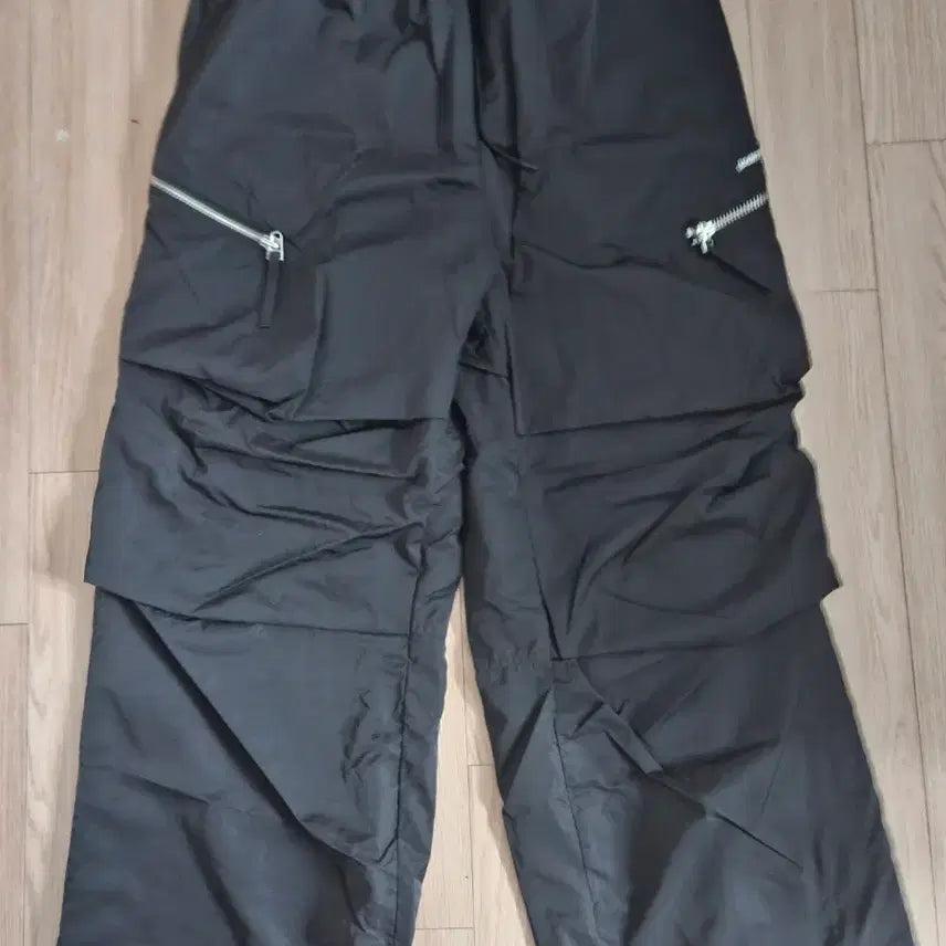 [BUNJANG] EA WAVE Nylon Parachute Easy Pants Black / [m] 이에이 웨이브 나일론 파라슈트 이지 팬츠 블랙