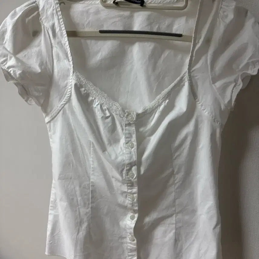 [BUNJANG] Brandy Melville Blouse / 브랜디멜빌 블라우스