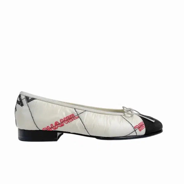 [BUNJANG] Chanel Women's Ribbon Embroidered Logo Ballerina Flats White / [36] 샤넬 여성 리본 자수로고 발레리나 플랫 슈즈 화이트 G02819