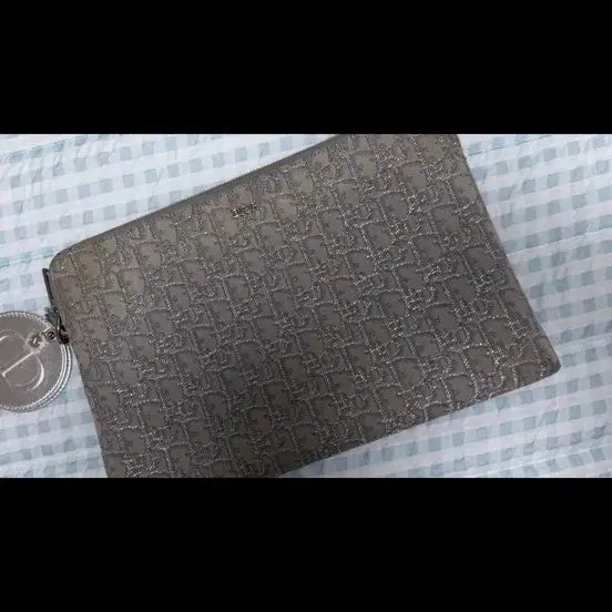 [BUNJANG] Dior Limited Edition Ruthenium Clutch with Mirror Keychain / 디올 한정판 루테늄 클러치