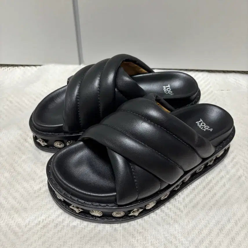 [BUNJANG] TOGA PULLA Metal Studded Padded Mule Sandals / 토가풀라 메탈 스터드 벨트 패디드 뮬 샌들