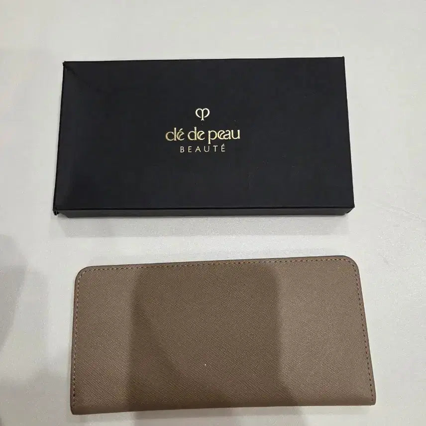 [BUNJANG] Clé de Peau Beauté Beige Long Wallet / 끌레드뽀보떼 지갑 베이지