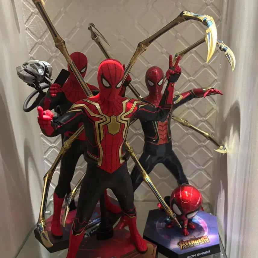 [BUNJANG] Hot Toys Spider-Man 3-Figure Bundle Set (Iron Spider / Upgraded Suit / Integrated Suit) / [급처]핫토이 스파이더맨 3종 일괄 판매 (아이언 스파이더/업그레이드 슈트/인티그레이티드 슈트)
