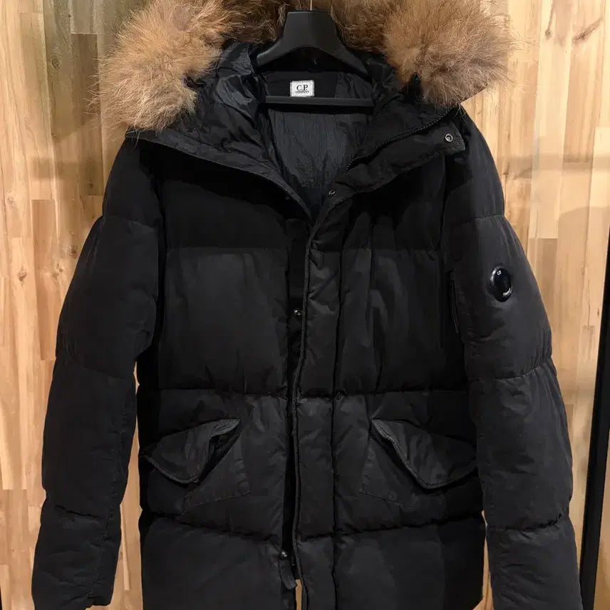 [BUNJANG] CP Company Goggle Down Jacket with Racoon Fur / CP컴퍼니 렌즈 가먼트다잉 라쿤퍼