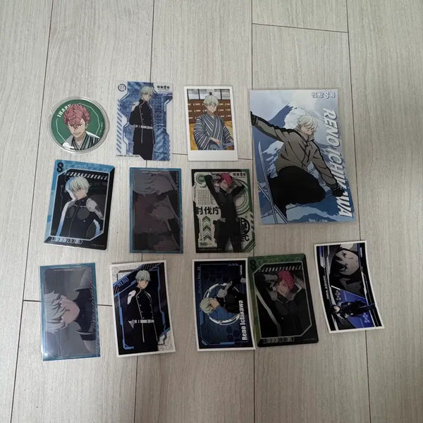 [BUNJANG] Kaiju No. 8 Reno & Iharu Postcard & Badge Bundle Set / (급처) 괴수 8호 레노, 이하루 엽서, 뱃지 일괄 판매