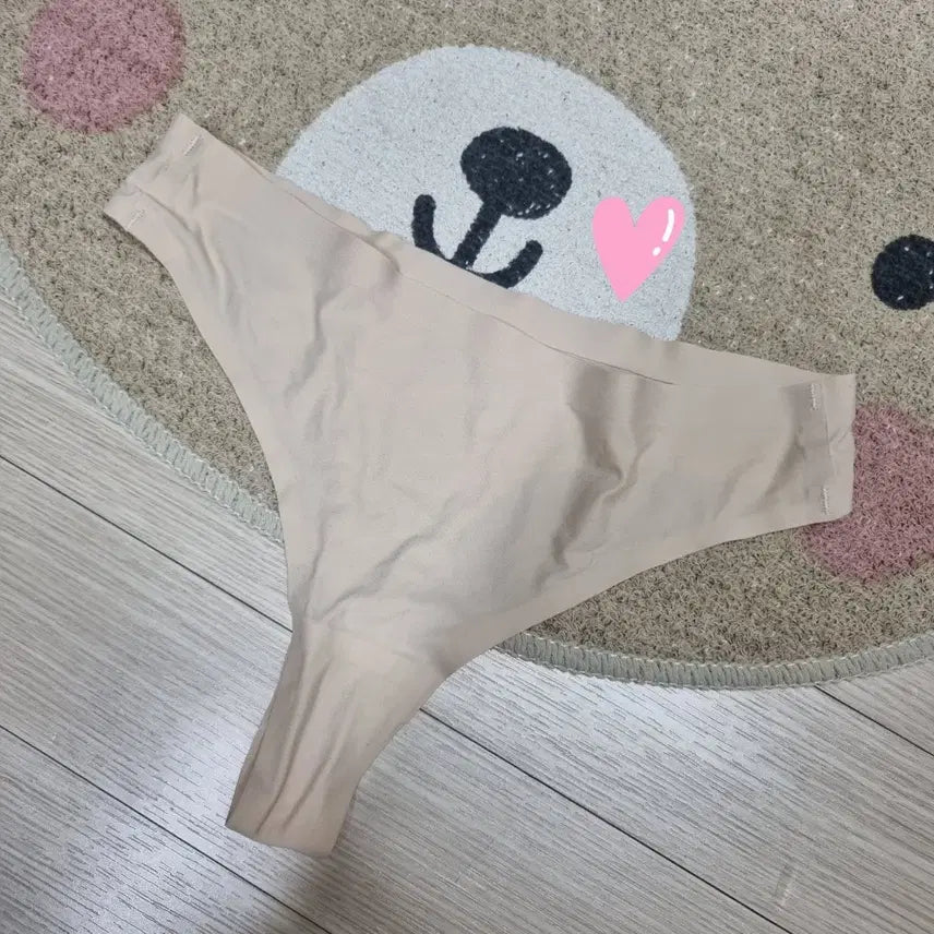 [BUNJANG] Apricot Seamless Thong Panty (Used) / 살구색 심리스 티팬티(중고임)