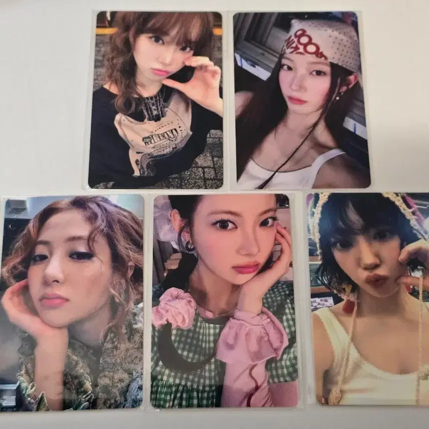[BUNJANG] LE SSERAFIM Mom's Touch Photocard Set / LE SSERAFIM Mom's touch photocard set 르세라핌 맘스터치 포카 세트 양도